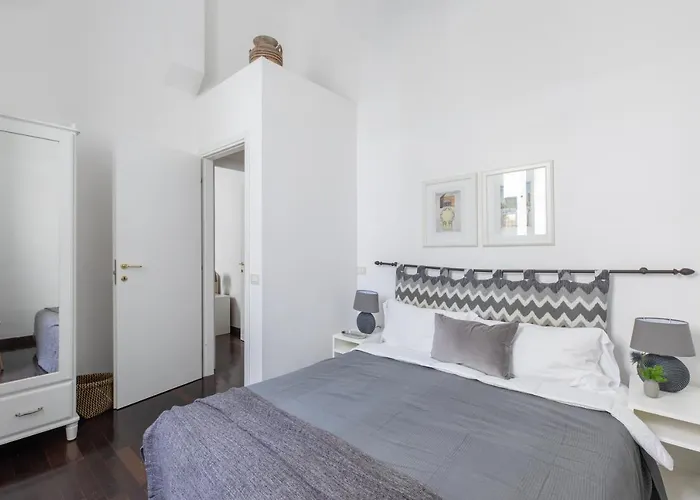 Iflat Colosseum Comfy House Rom